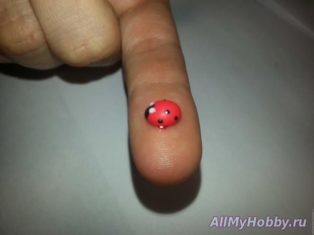 Божья коровка из полимерной глины - самый простой способ